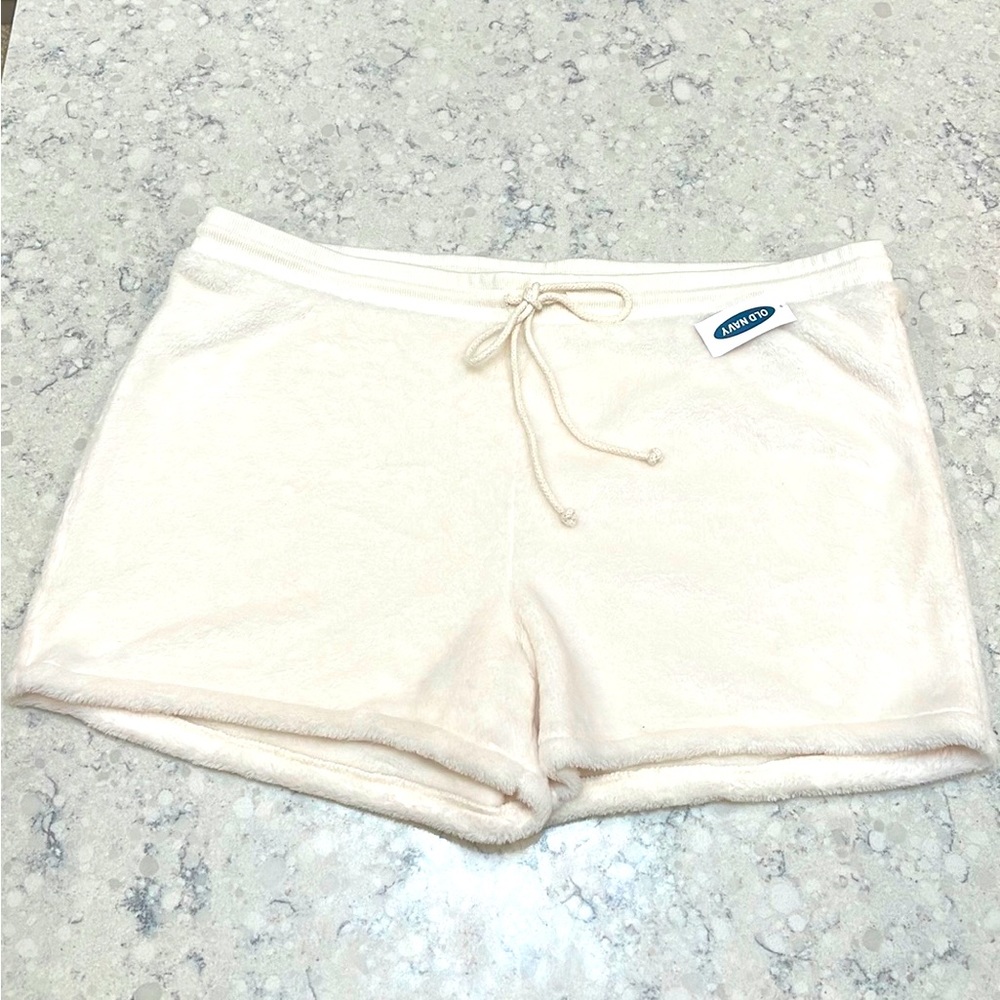 Old Navy NWT Soft Furry Cozy Lounge Shorts Off White Size L